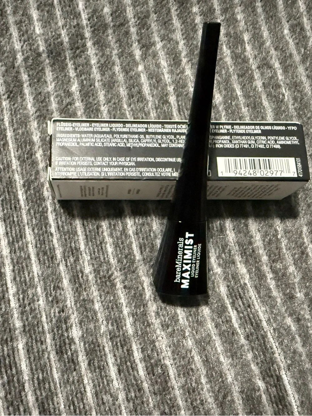 bareMinerals MAXIMIST Liquid Eyeliner - Black